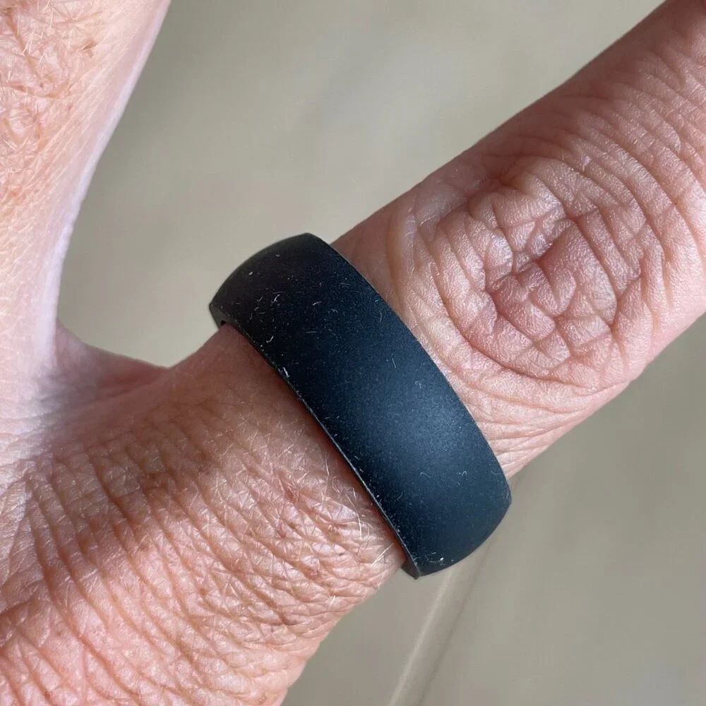Qalo Silicone Men's Unisex Wedding Band Ring, Black -‎ Size 12